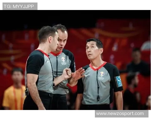 泰国队换人出现意外情况裁判与中国队共同调解纷争